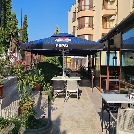 Apartmán уютная с террасой *